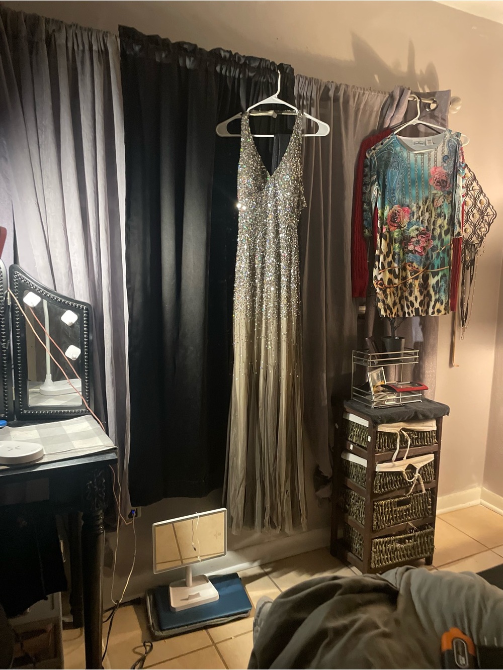 Elegant Backless Silver Sequin Ombre Evening Dress